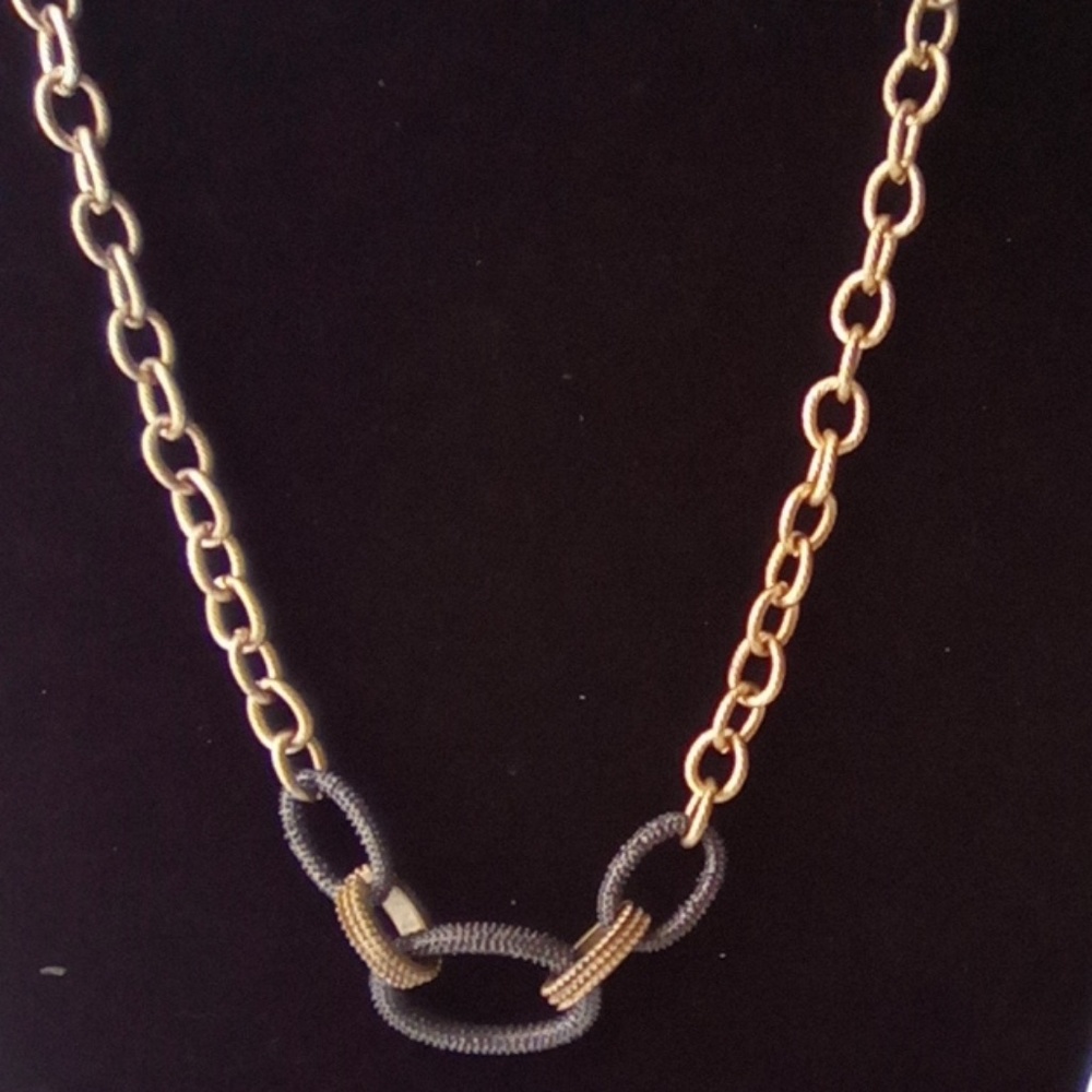 Cute 18" Fashion Jewelry Necklace.